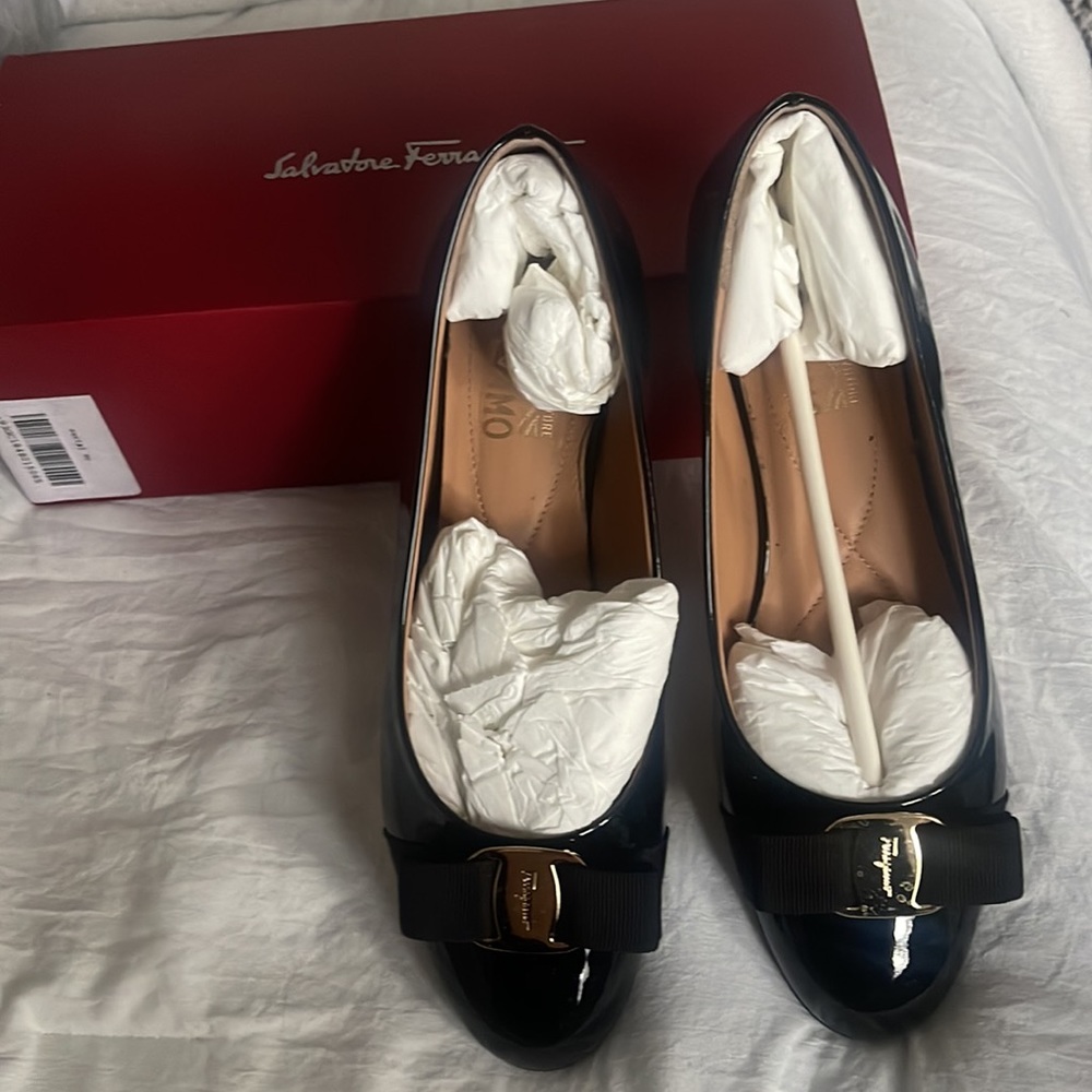 Womens Ferragamo flats